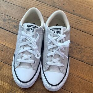 Converse Silver Glitter Chuck Taylor Low Top Sneakers women’s 7 men”s 5 NWT